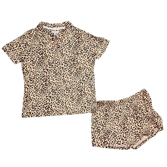 White Mark Short Sleeve Pajama Set Cheetah Animal Print Medium Sleep Set Comfy - Picture 1 of 7